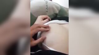 trước hôm cưới bạn thân vẫn rủ vào bóp dú, không bóp em nó không quen