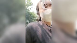 Cho người lạ vào sờ vú rồi đụ tại khu du lịch