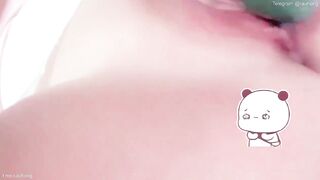 Bé loli lồn hồng có sở thích ăn dưa