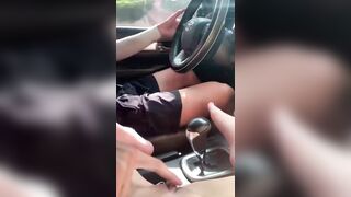 thầy dậy lái xe nghịch lồn e học sinh tập lái trên xe