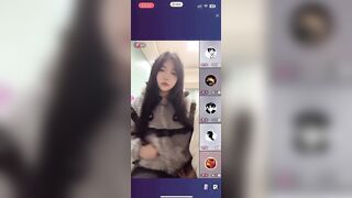 Gái xinh trả kèo khoe hàng mặt xinh vú to