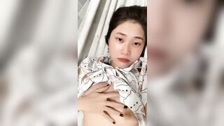 anh đến địt em đi em nứng lắm rồi anh biết không