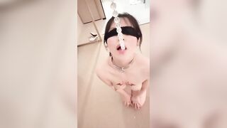 Em slave loli chổng mông cho a rút sextoy từ đít ra bắn nc rồi ngậm lại nó vào mồm