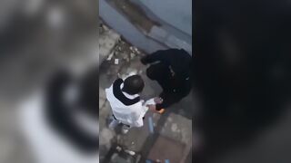 Thanh niên dụ dỗ em nữ sinh public nhưng bất thành vì đút mãi không zô