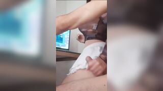 sống thử cùng bé ghệ dâm anh đang chơi gảm e cũng ra đòi địt