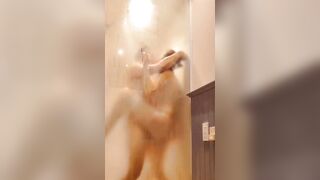 Đau lòng nhìn vợ và dượng đụ nhau trong nhà tắm