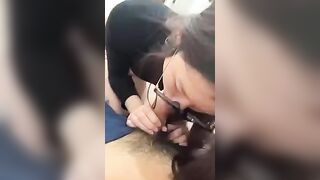 Em sinh viên năm nhất lần đầu hẹn hò mà vạch quần bú cu anh như bú kem