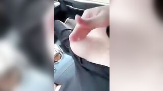 Đưa em về nhà rồi mà bé ko chịu, muốn anh bóp vú nũng nịu không muốn về