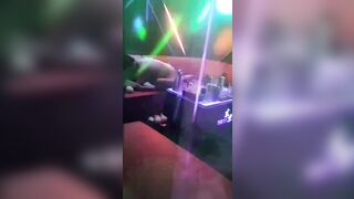 địt nhau trong phòng karaoke xôn xao facebook cho anh em xem - phần 2