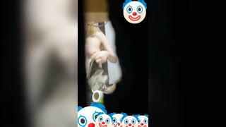 Quay lén em gái tóc vàng đi tắm, dáng bé nó trắng nuột vãi lồn