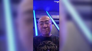 ÔNG CHÚ ĐẦU TRỌC ĐI HÁT ĐƯỢC MẤY E VIN CHO SỜ VÚ SỜ LỒN HÔN HÍT CÁC KIỂU