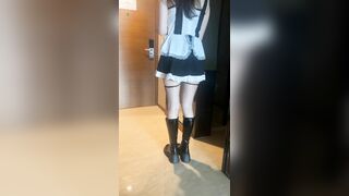 Vừa về nhà đã lôi em hầu gái ra địt tới tấp