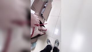 Sang nhà bạn ăn cơm mà chỉ thèm lồn vợ bạn