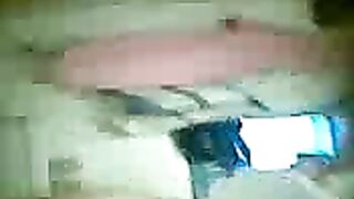 Em hàng xóm tắm dáng đẹp