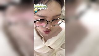 Đôi vợ ck Việt trẻ dâm thích chơi public tại Paris"em muốn làm con đĩ của anh" #1