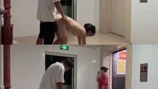 Đang đụ em họ ngoài hàng lang thì chị hàng xóm đi ra