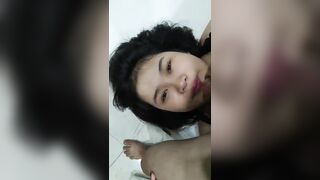 GÁI THÈM ĐƯỢC BẮN TINH VÀO MỒM VÀ NUỐT