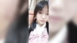 Bé học sinh Trung Quốc tập live bán dâm 6