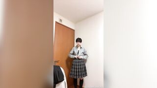 MẶT EM LÀ ĐÀN ÔNG NHƯNG HNAGF HỌ EM LÀ ĐÀN BÀ A NHÉ