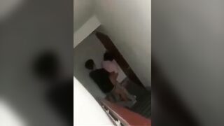 ~Đôi bạn trẻ nửa đêm địt sung quá bị chủ trọ quay lại clip mà ko biết