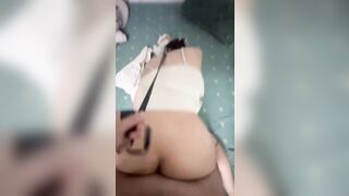 Con có chạy đâu mà dượng xích con lại vậy