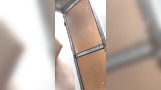 Quay lén chị dâu tắm vú to lồn ngon tí thì bị phát hiện