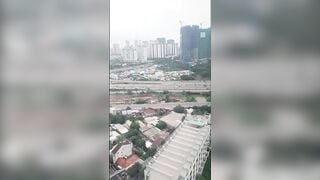 GÁI BẢO MUỐN NG KHÁC NHÌN THẤY CHÚ VỚI GÁI ĐỤ NHAU, THẾ LÀ CHÚ KÉO RÈM RA