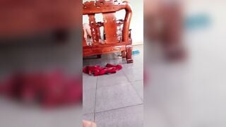 Sang nhà con em họ chơi mà nó ngủ tơ hơ vậy nên mò lồn em nó luôn