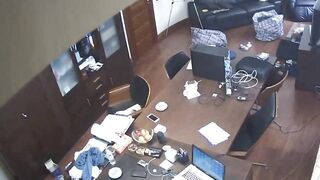 Sếp đụ thư ký bí mật trong văn phòng