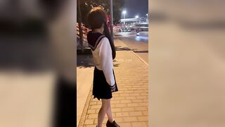 HỌC SINH C3 VỪA BÚ ĐÁ SONG RA ĐƯỜNG ĐI CHƠI