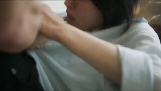 Sống cùng em họ xinh mới lớn ngày nào cũng đè nhau ra địt