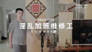 Sống cùng với c họ xinh đẹp,thấy c nấu ăn dưới bếp k kìm lòng đc xún gạ c bú cu đụ c