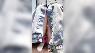 Dâm nữ Việt Sanzai2 vú bự suốt ngày cứ ra quán cf show hàng public móc bím sướng rên