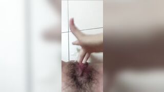 [Phốt] Bà già 53 tuổi lộ clip thủ dâm trong nhà tắm