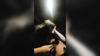 Ô chú có xe hơi chở bé sinh viên đi chơi r tụt quần bú cu mình trên xe cho sướng