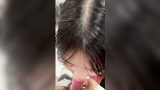 Bắt bé e họ dâm ngầm quỳ dưới đất bú cu ai ngờ e liếm đầu khấc điêu luyện sướng tê #1