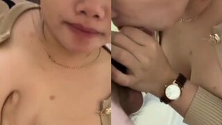 Chị dâu sắp khóc em trai cứ bắt bú cu còn vạch vú chị ra