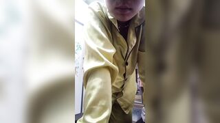 Em Nữ Sinh Thay Đồ Đi Học - Quay Hàng Ngày Cho Bạn Trai Coi - phần 1