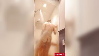 Doggy em ghệ vú đẹp trong nhà tắm mờ ảo