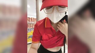Siêu Thị WinMart bé nhân viên lồn nhiều nước vừa làm vừa bán quạt - phần 17