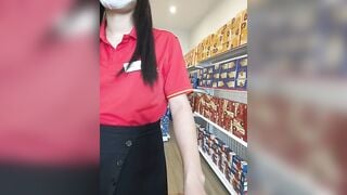 Siêu Thị WinMart bé nhân viên lồn nhiều nước vừa làm vừa bán quạt - phần 23
