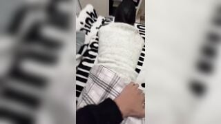 Nhỏ em họ dâm mới đi học về mà cứ qua phòng gạ đụ gợi đòn v nên đè e ra đụ cho nhớ #2