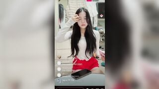2 chị em Hàn Quốc cực dâm livetream bên IG ngồi chổng mông móc lồn nhau cực dâm #7