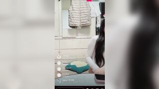 2 chị em Hàn Quốc cực dâm livetream bên IG ngồi chổng mông móc lồn nhau cực dâm #7
