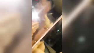 Đè đụ cô bạn thân thủ dâm khiêu khích