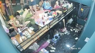 Hack cam phòng thay đồ của mấy e phò KTV,nhìn bẩn bẩn chứ em nào cũng xinh như hoa