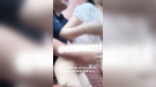 Cùng vợ dâm khẩu dâm bóp vú show hàng làm mặt chó cái dâm public ngoài cv ở Paris #2