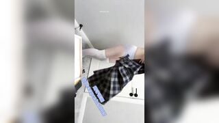 E loli dâm cứ tới g học mà k có ai ở nhà là lại nứng lôi máy ra quay clip show hàng 1