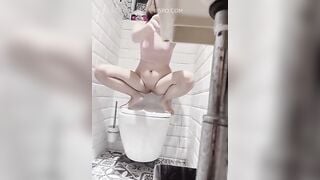 VÀO THƯ VIỆN ĐỌC SÁCH THÌ TỰ NHIÊN E MẮC ĐÁI