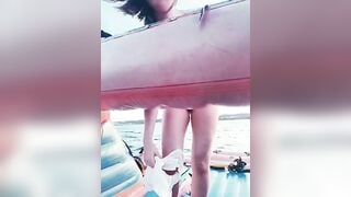VỪA BÚ ĐÁ SONG EM RA BIỂN HÓNG GIÓ CHO MÁT